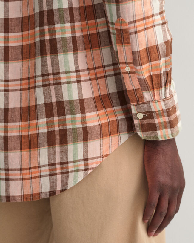 Camisa Regular Fit de lino y madr&aacute;s