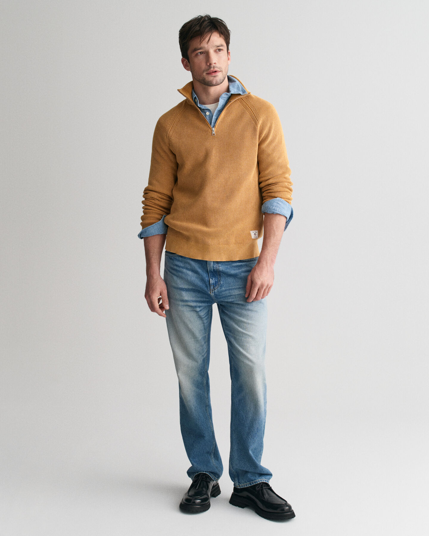 Jersey acanalado con dise&ntilde;o desgastado y media cremallera