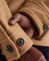 Chaqueta corta de lana