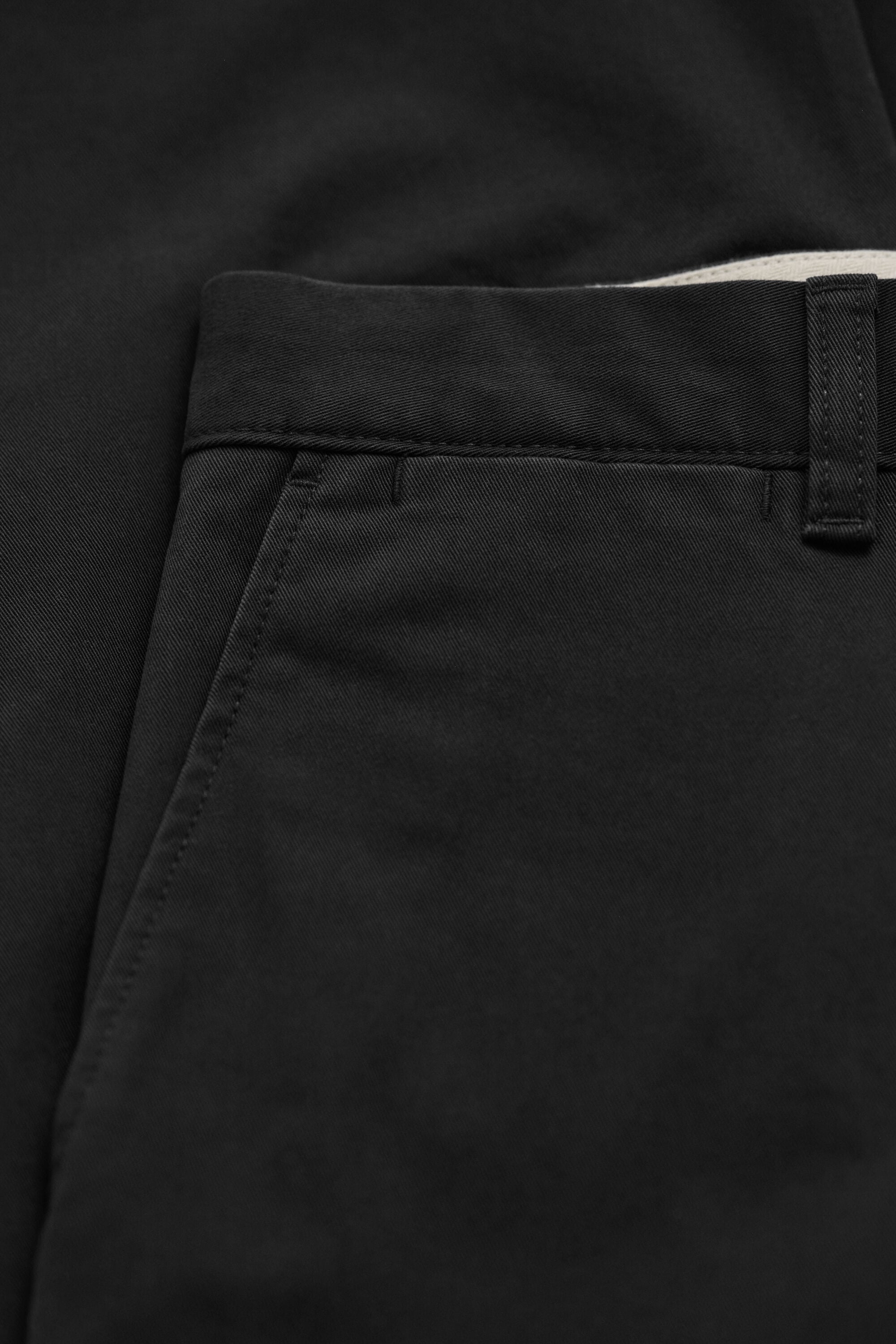Pantalones chinos Regular Fit cómodos