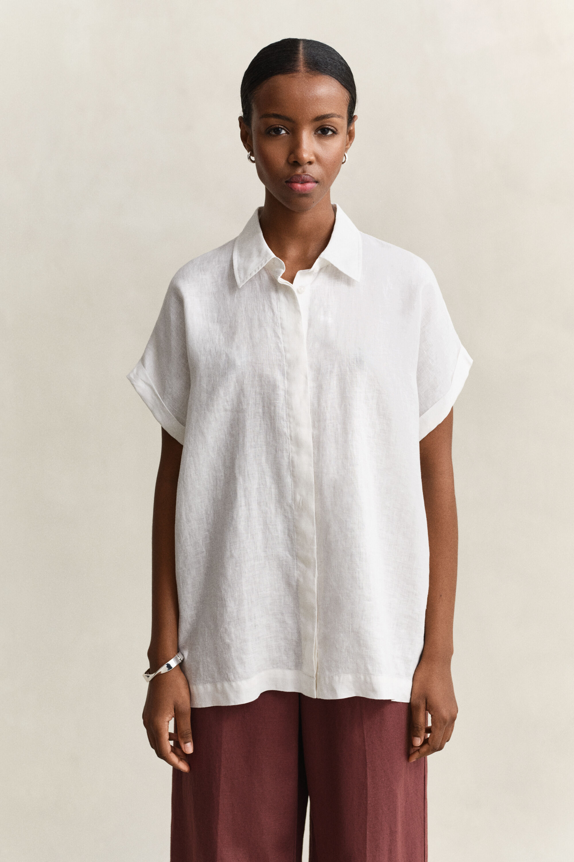 Camisa de lino con manga casquillo