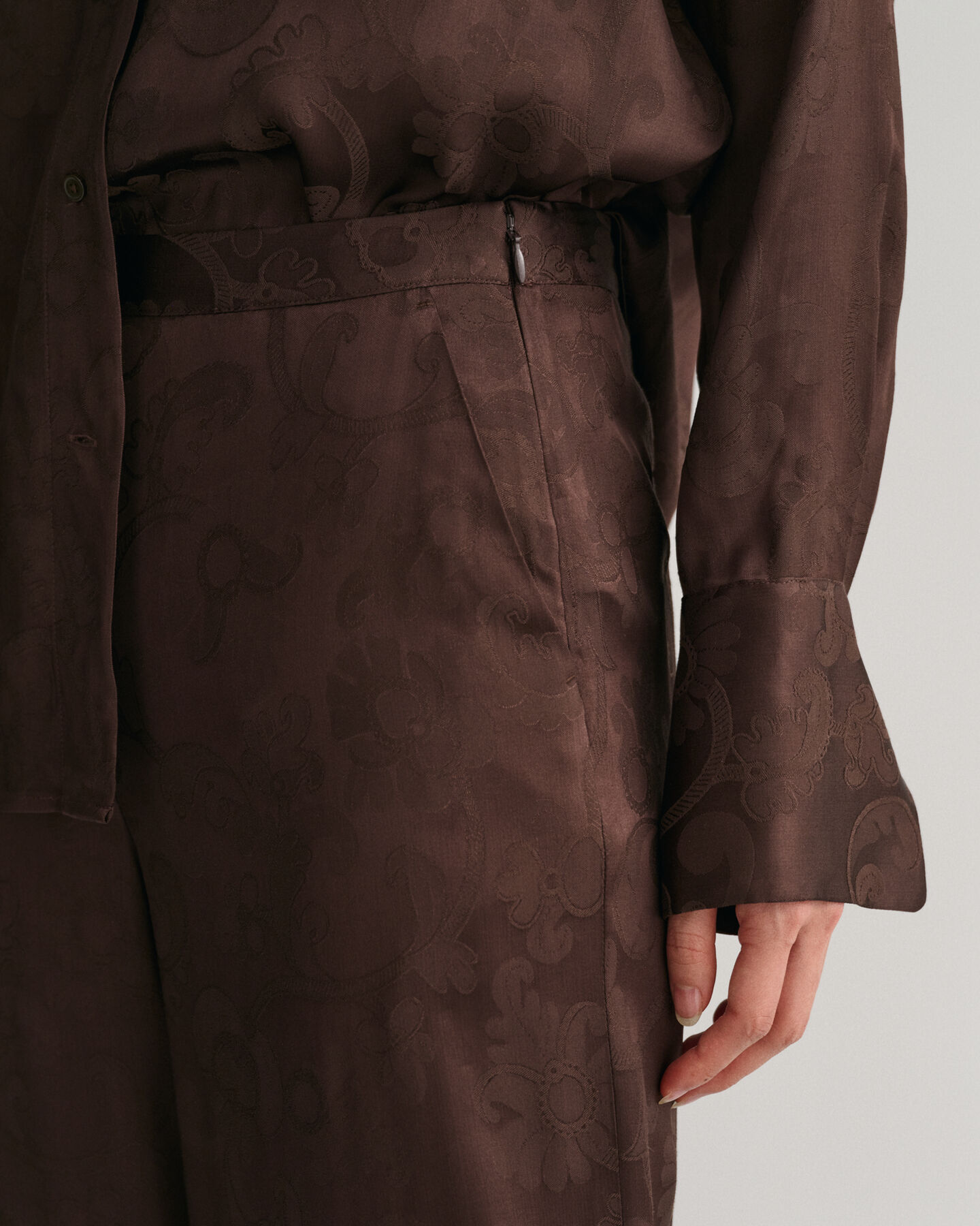 Pantalones de pernera ancha en jacquard con dise&ntilde;o de encaje