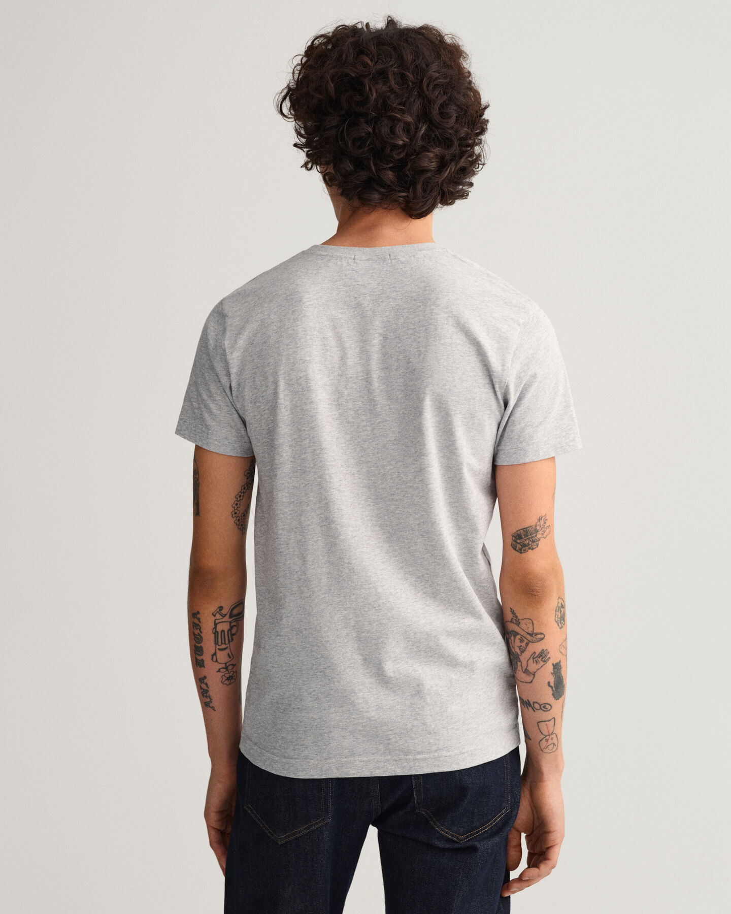 Camiseta Slim Fit Original con cuello de pico