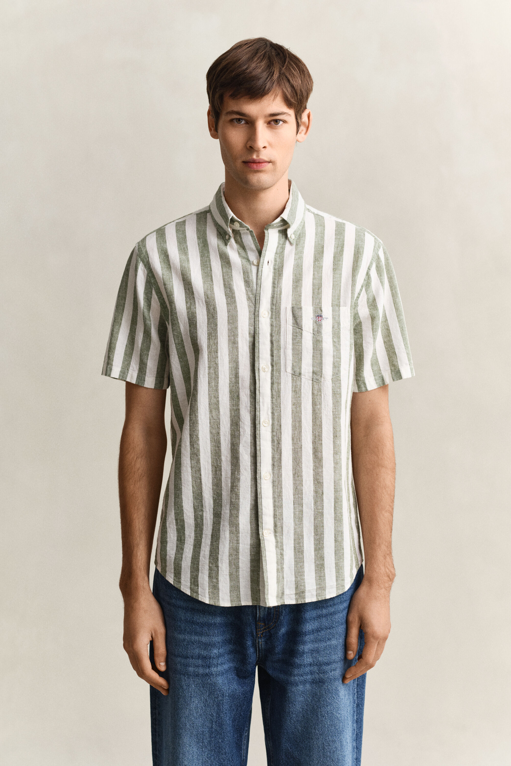 Camisa de manga corta en mezcla de lino a rayas