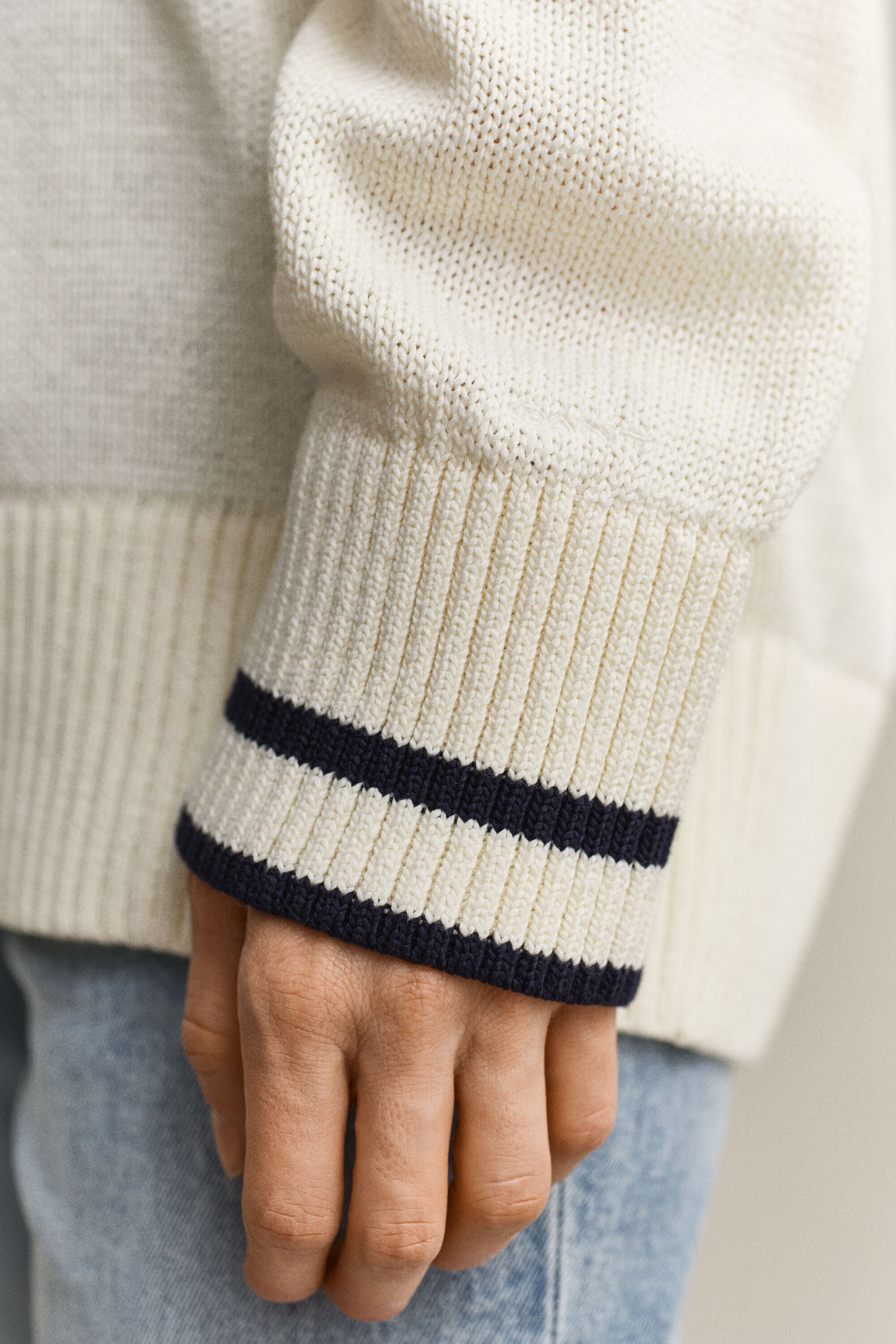 Jersey de algodón con cuello de pico