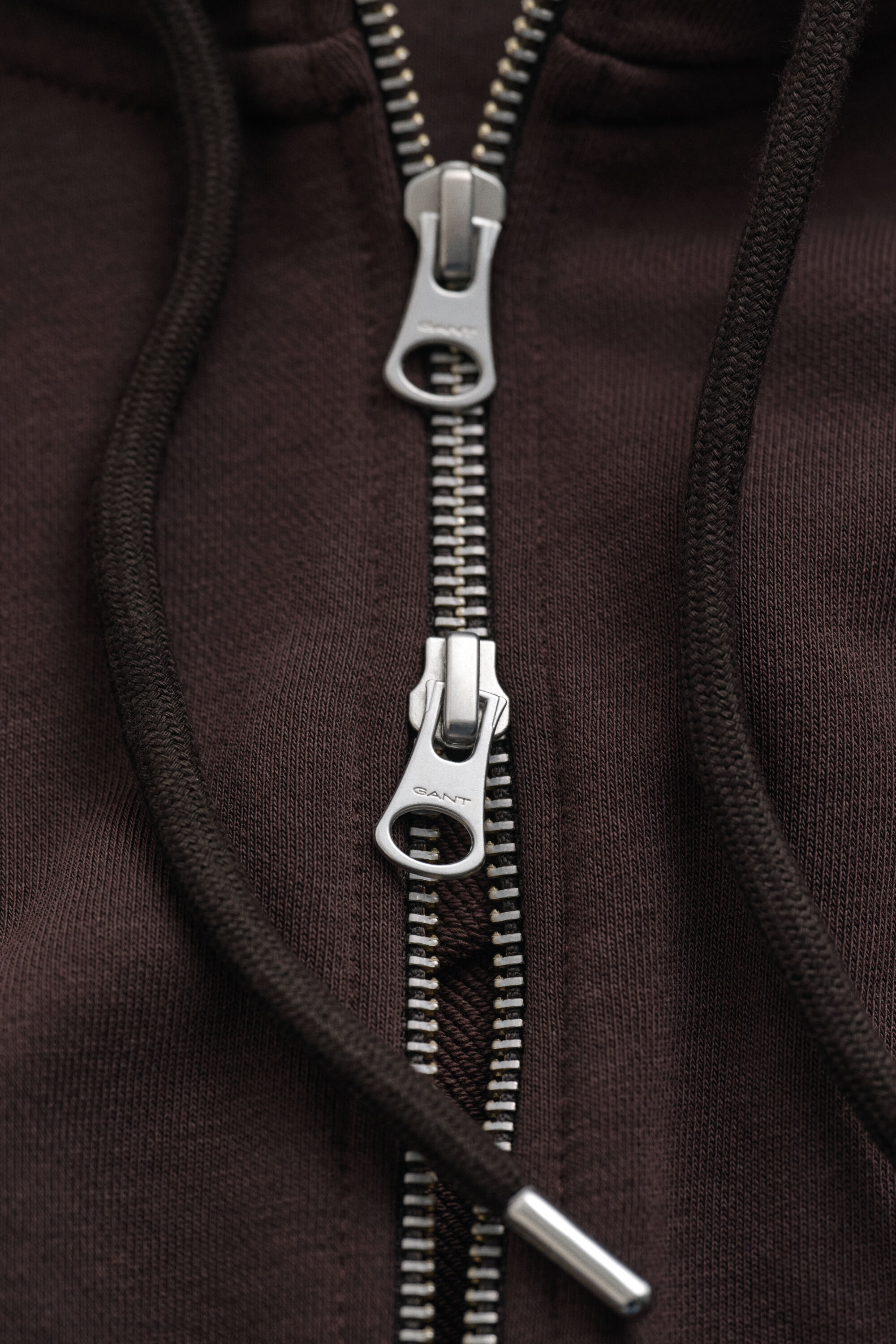 Sudadera con capucha y cremallera Shield