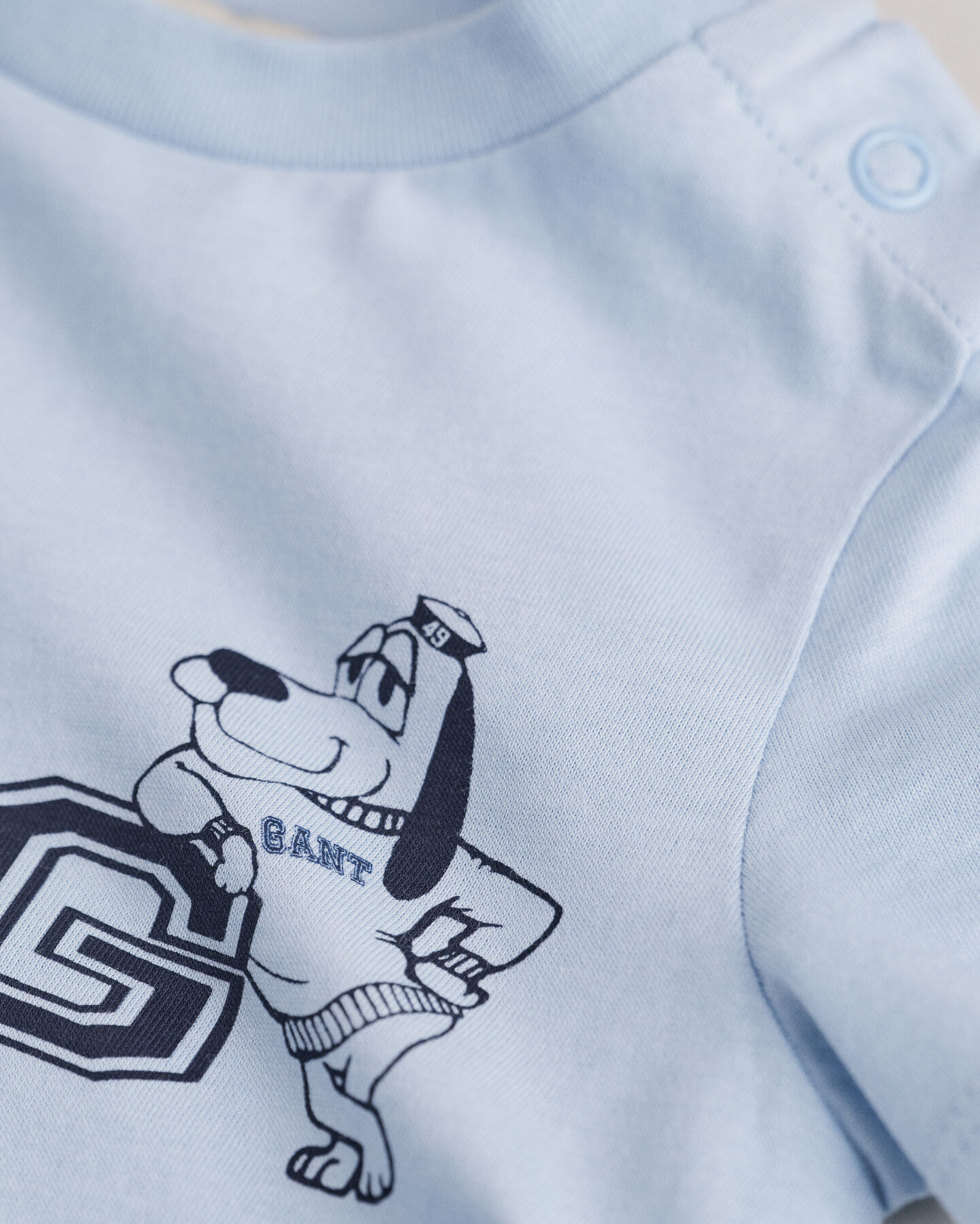 Camiseta con estampado de perro y G Baby