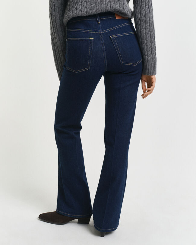 Vaqueros Slim Fit acampanados