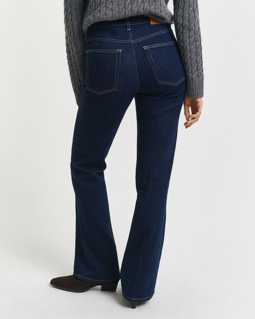 Vaqueros Slim Fit acampanados