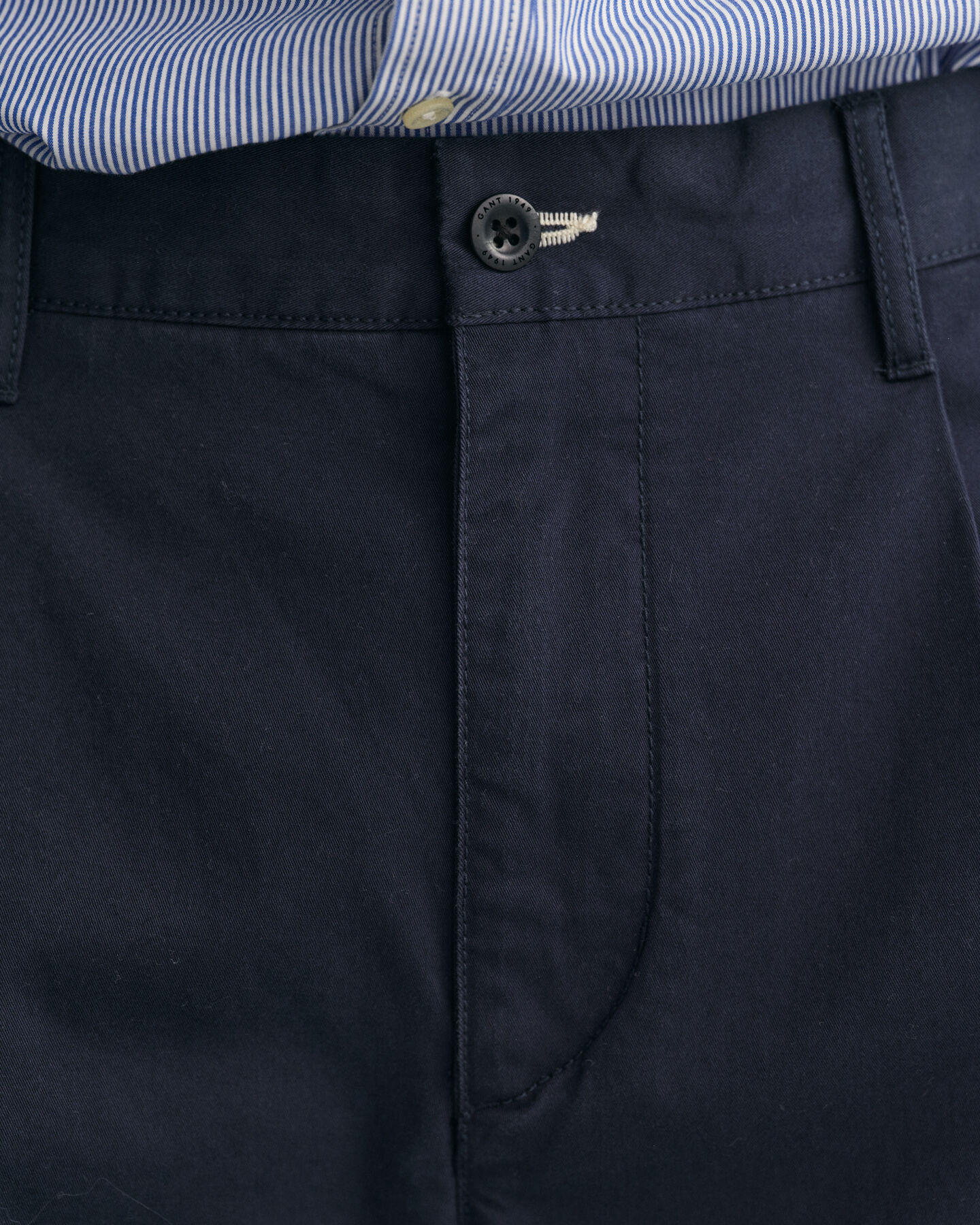 Pantalones chinos Slim Fit de sarga con pinzas