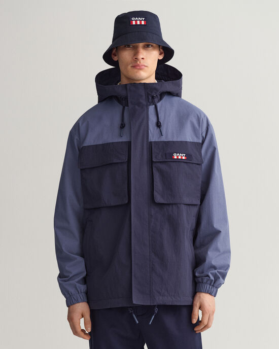 Chaqueta con capucha y diseño de bloques