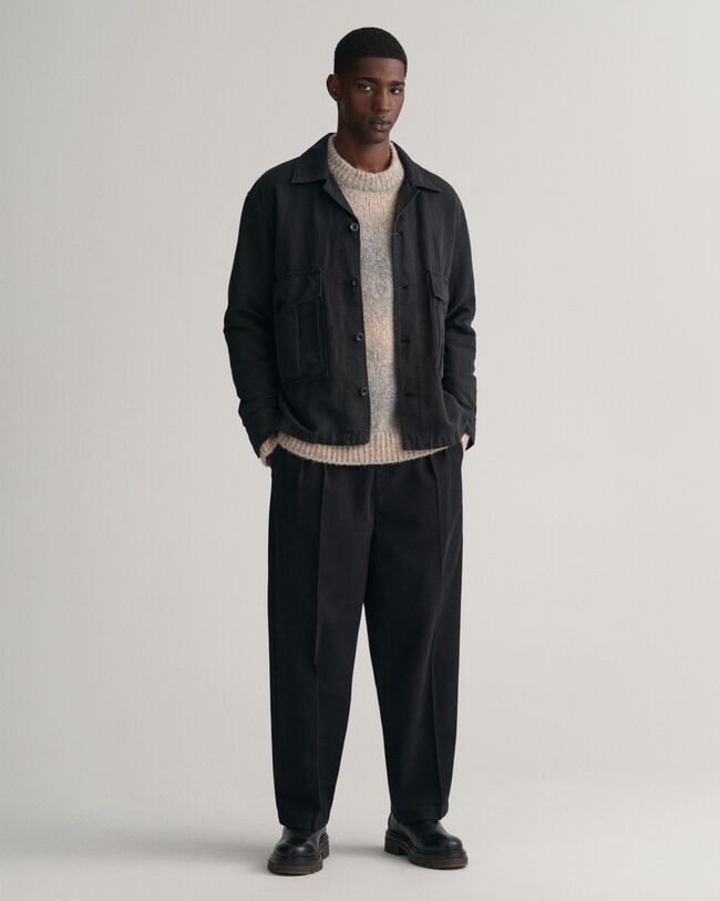 Pantalones chinos de pinzas en sarga