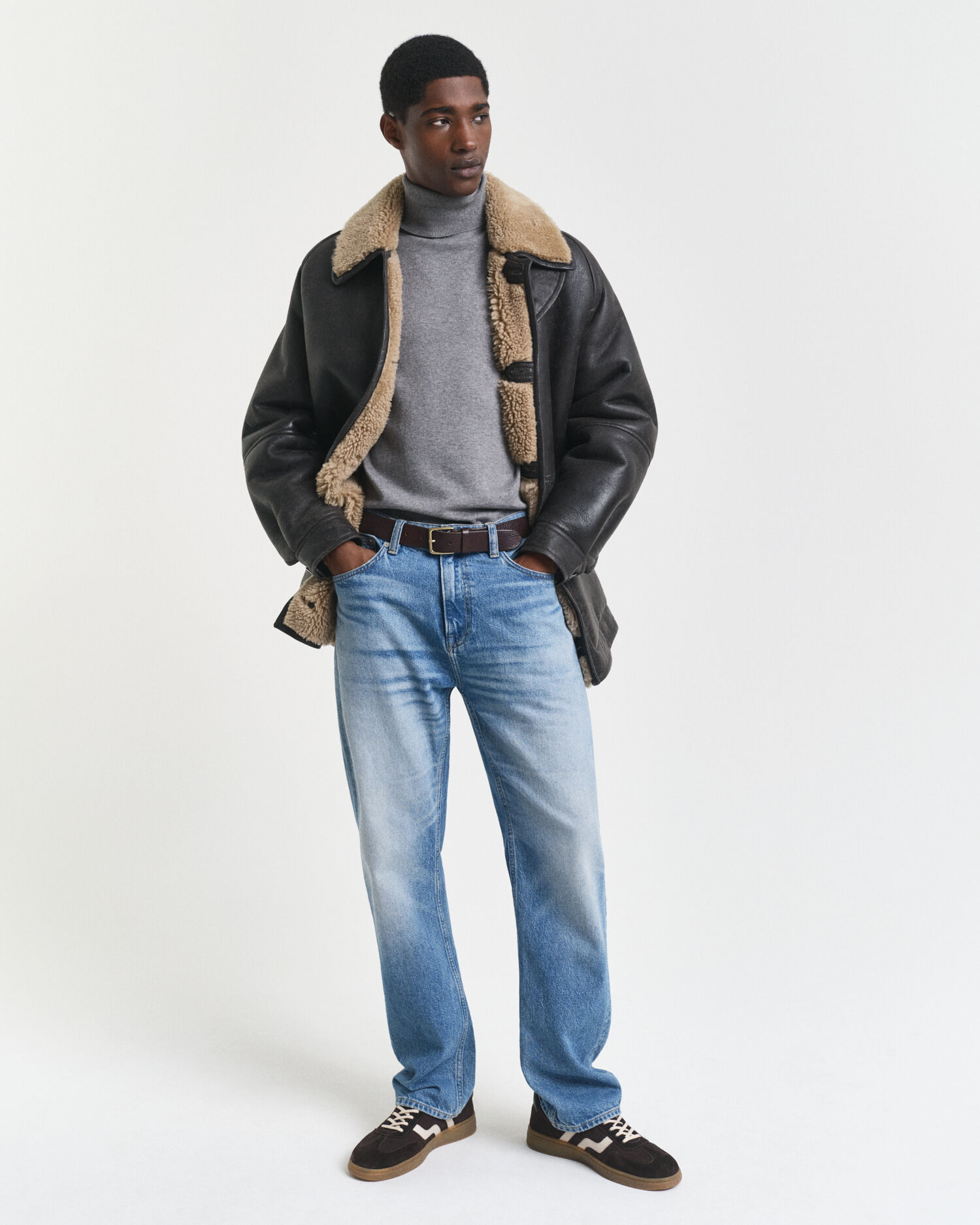 Jersey clásico de algodón con cuello de cisne