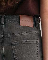 Vaqueros tobilleros con pernera recta