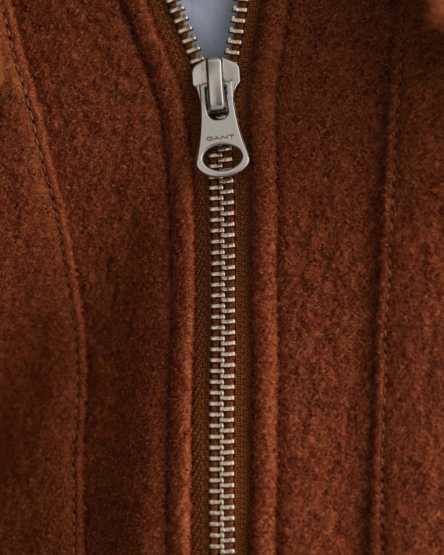 Chaqueta de boucl&eacute; con cremallera