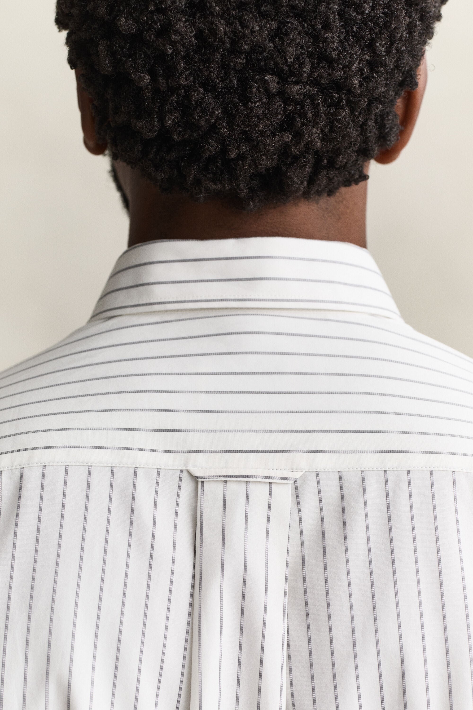 Camisa de raya diplomática con textura labrada
