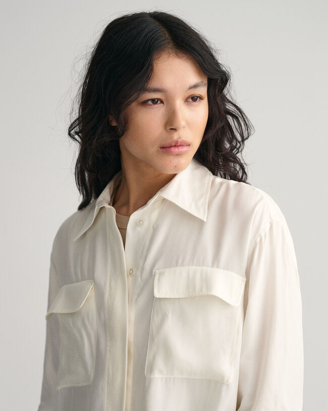 Camisa Relaxed Fit con bolsillo con solapa