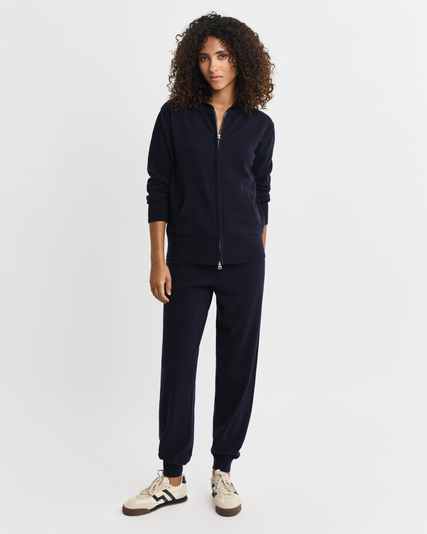 Sudadera de lana de oveja muy fina con capucha y cremallera