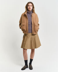 Camiseta acanalada de rayas con cuello de cisne y manga larga