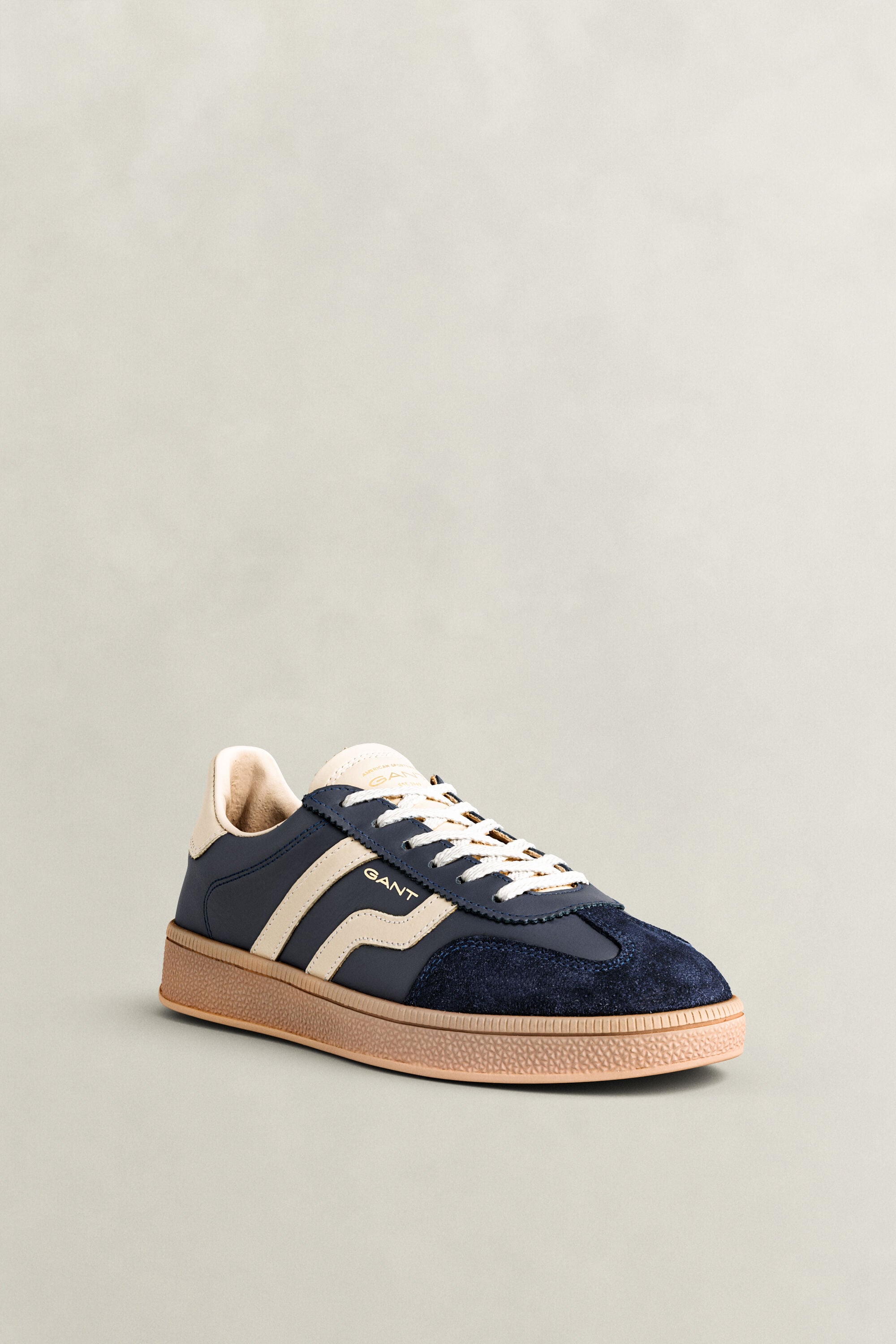 Zapatillas de piel y ante Cuzima