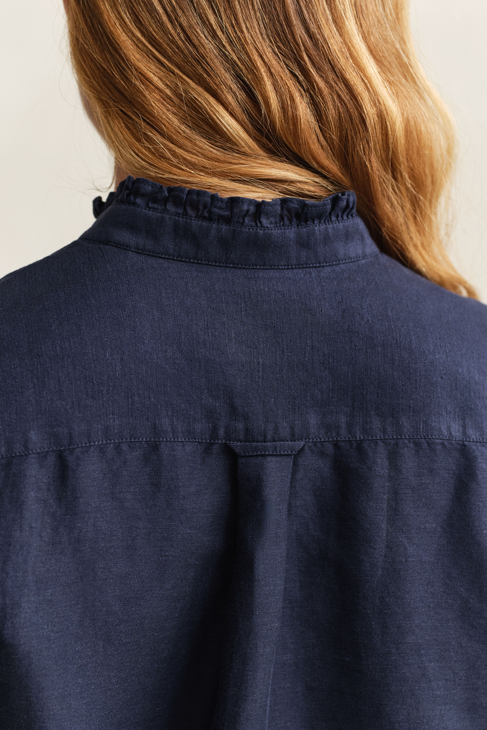 Blusa en mezcla de lino con volantes