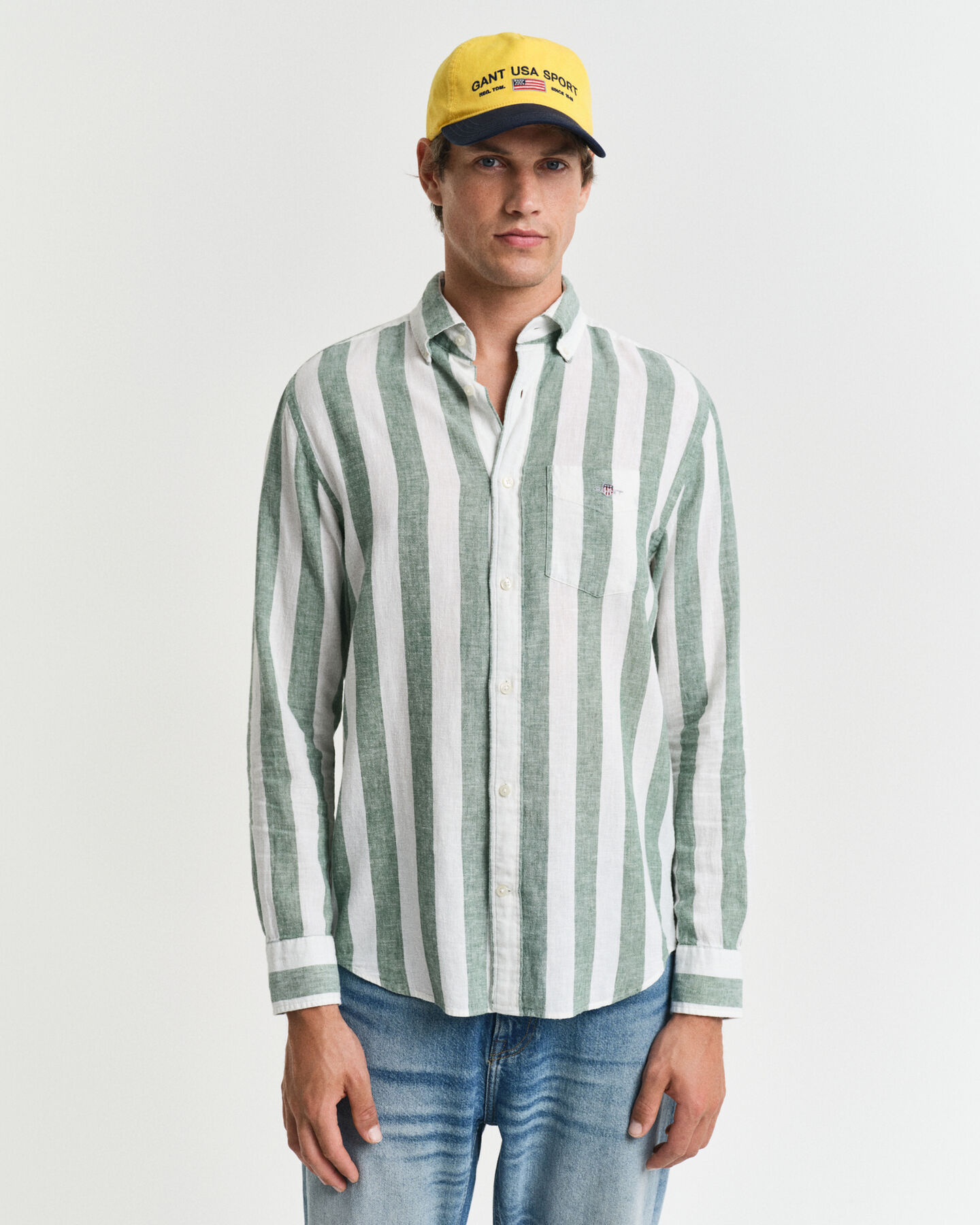 Camisa Regular Fit de lino y algod&oacute;n a rayas llamativas