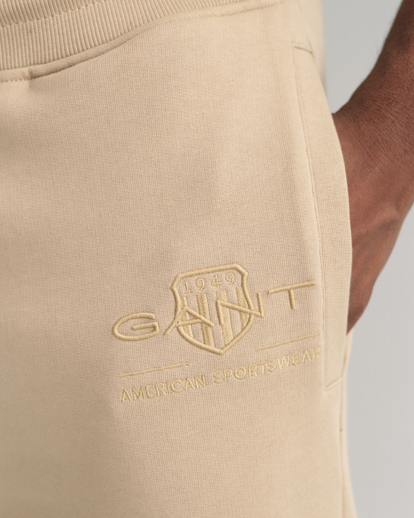 Pantalones de deporte Tonal Archive Shield