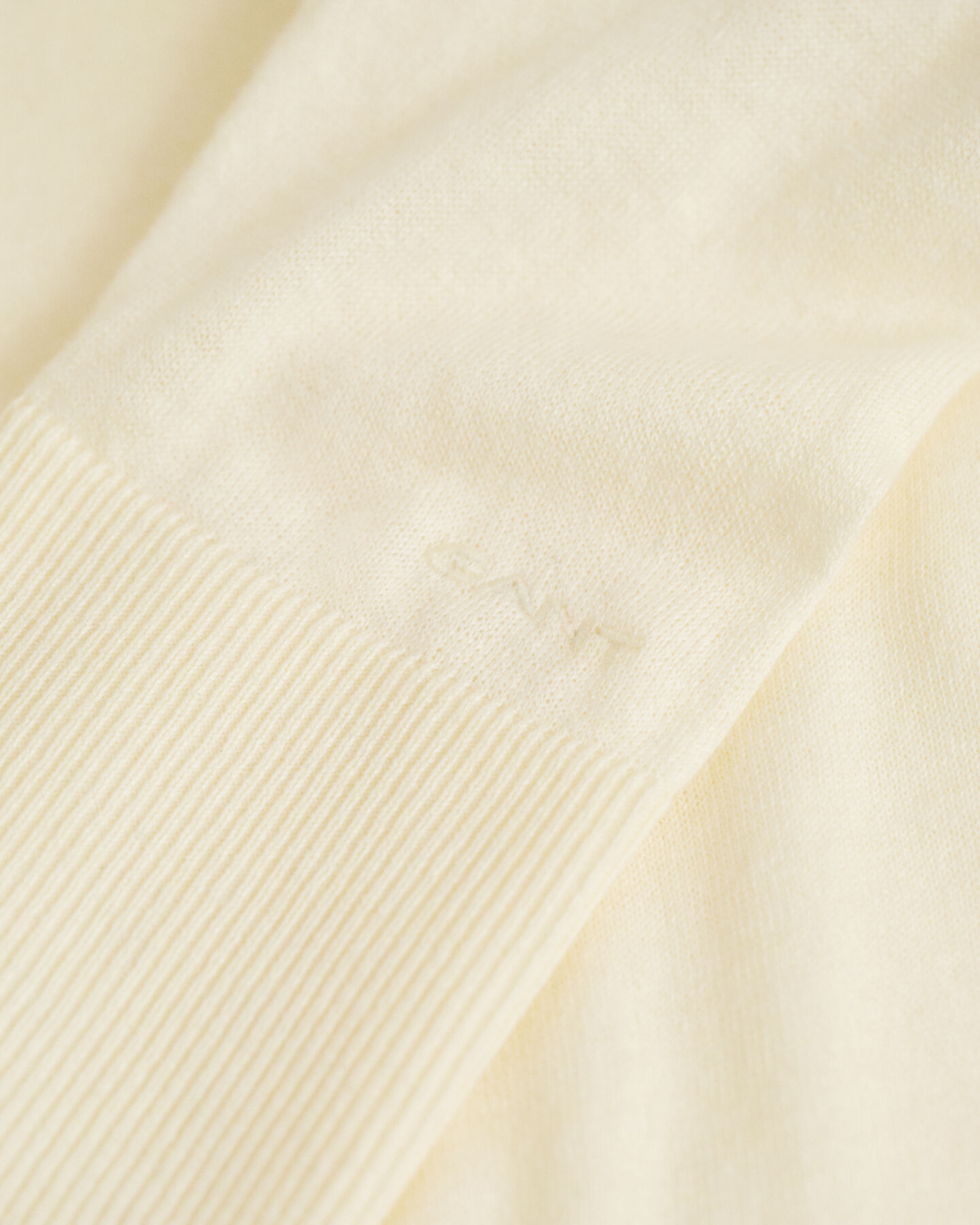 Jersey de cuello de pico en punto fino