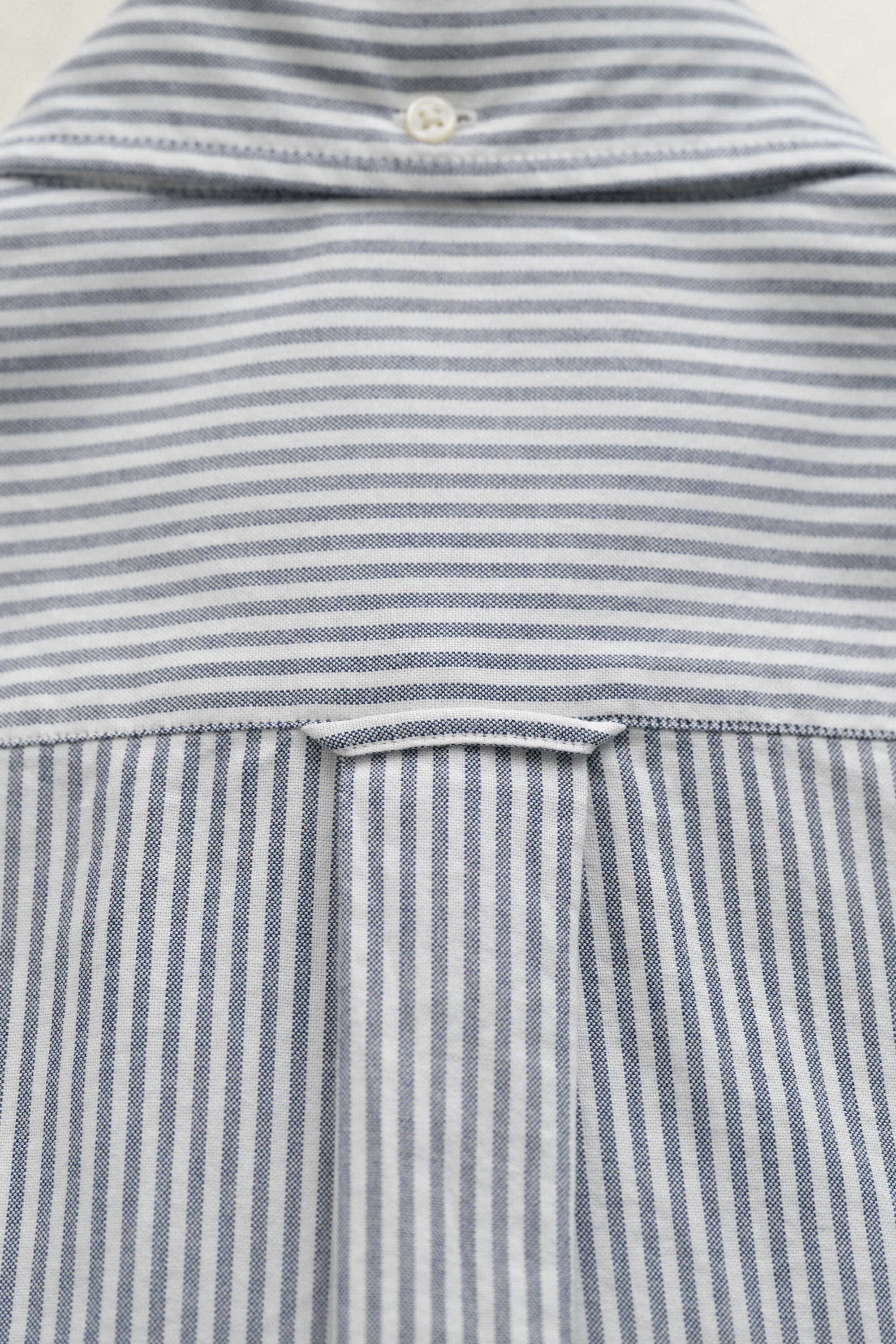 Camisa Oxford clásica de rayas finas