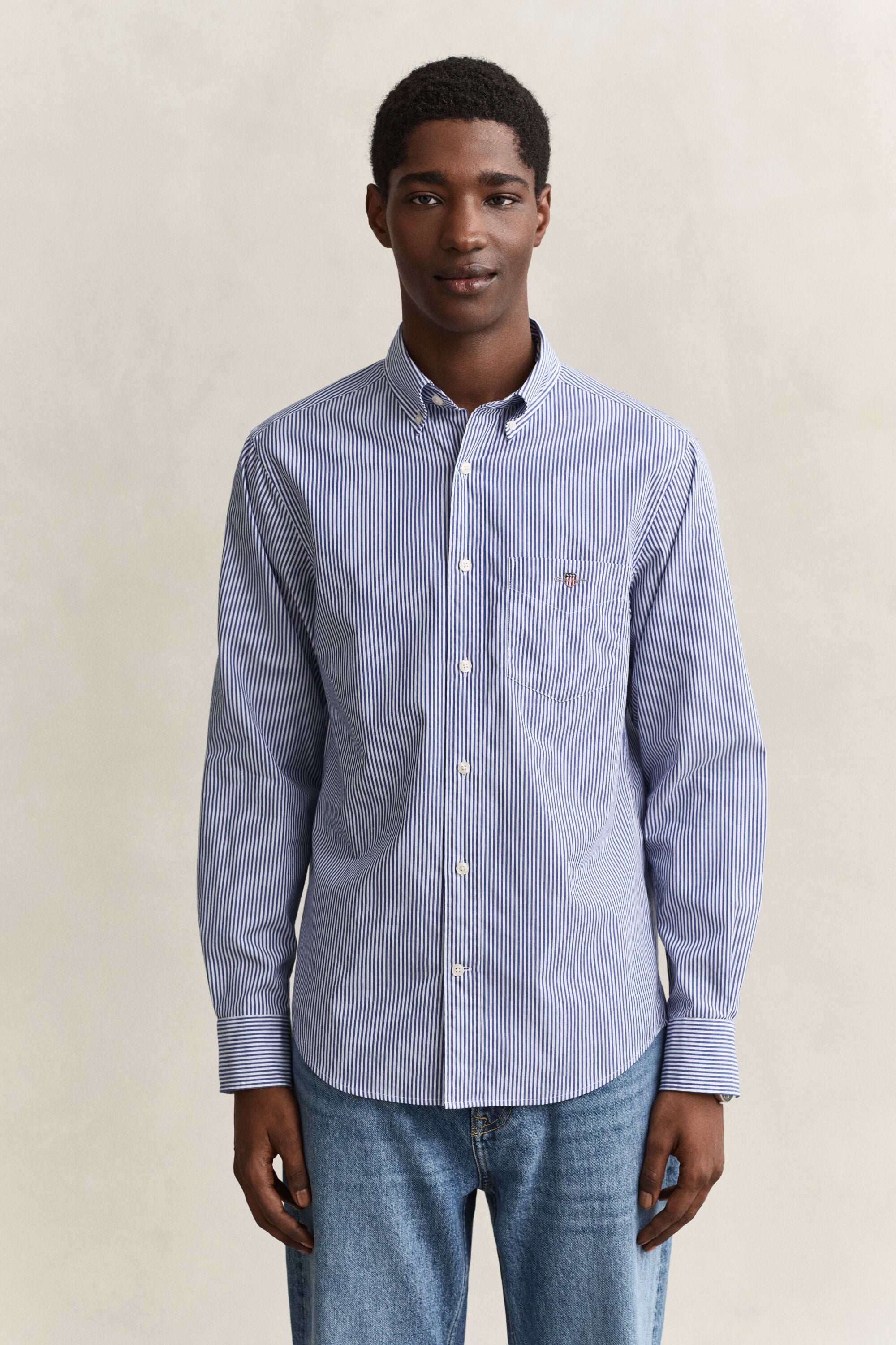 Camisa clásica de popelina de rayas finas