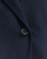 Chaqueta cosida a mano con cinturón