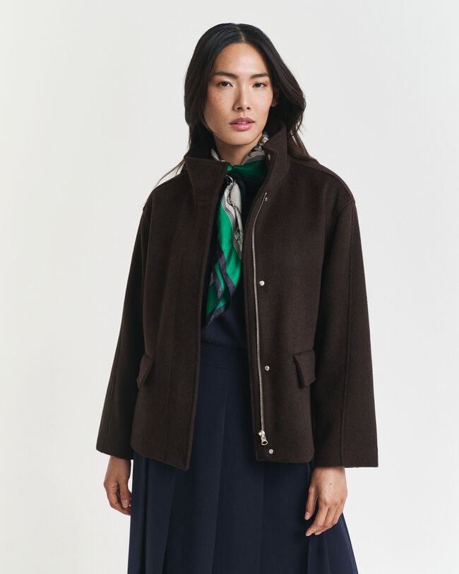 Chaqueta corta de lana con cremallera