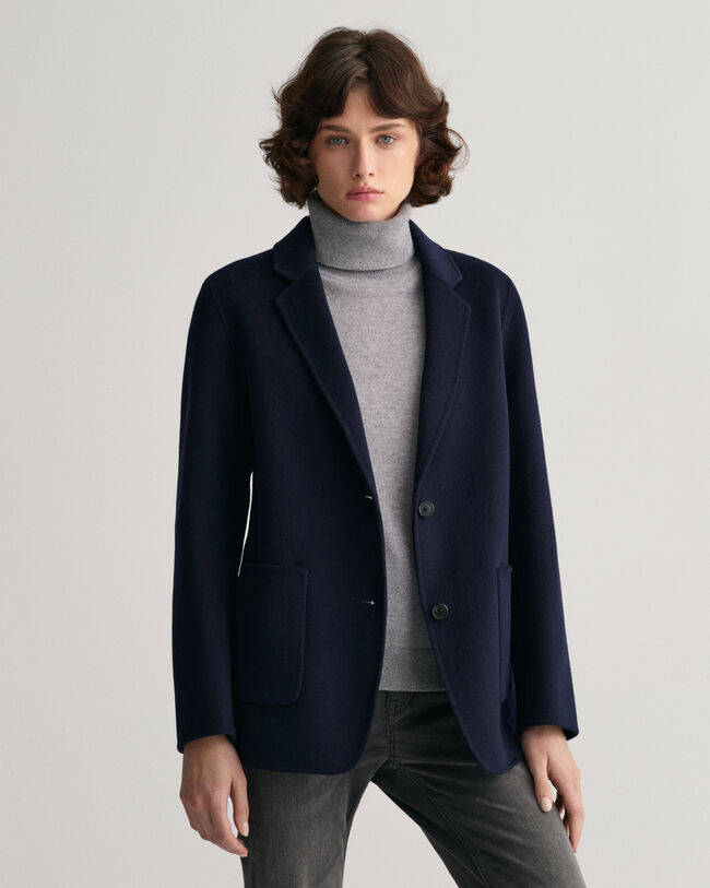 Americana recta cosida a mano