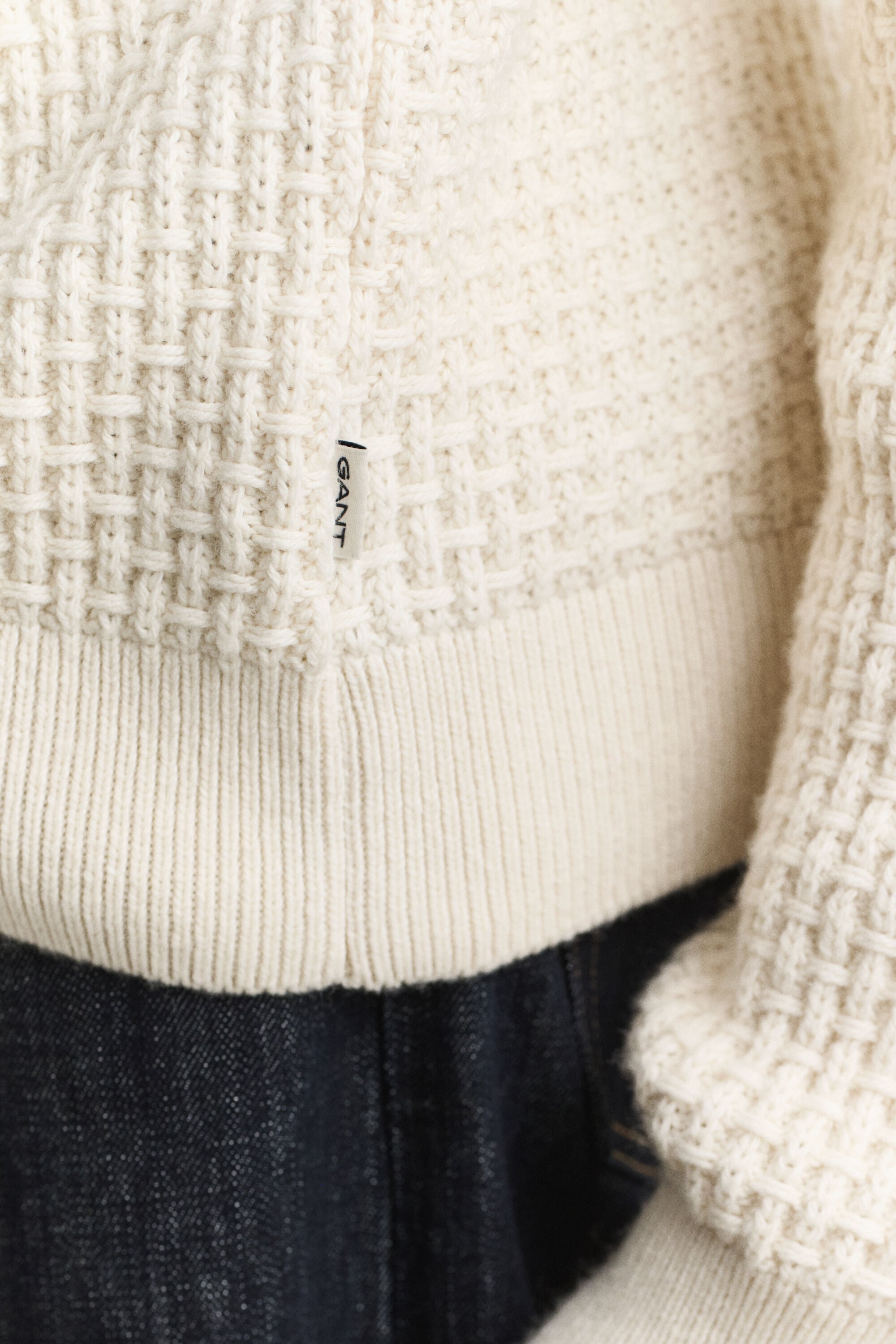 Jersey de cuello cerrado de algodón y lana con textura