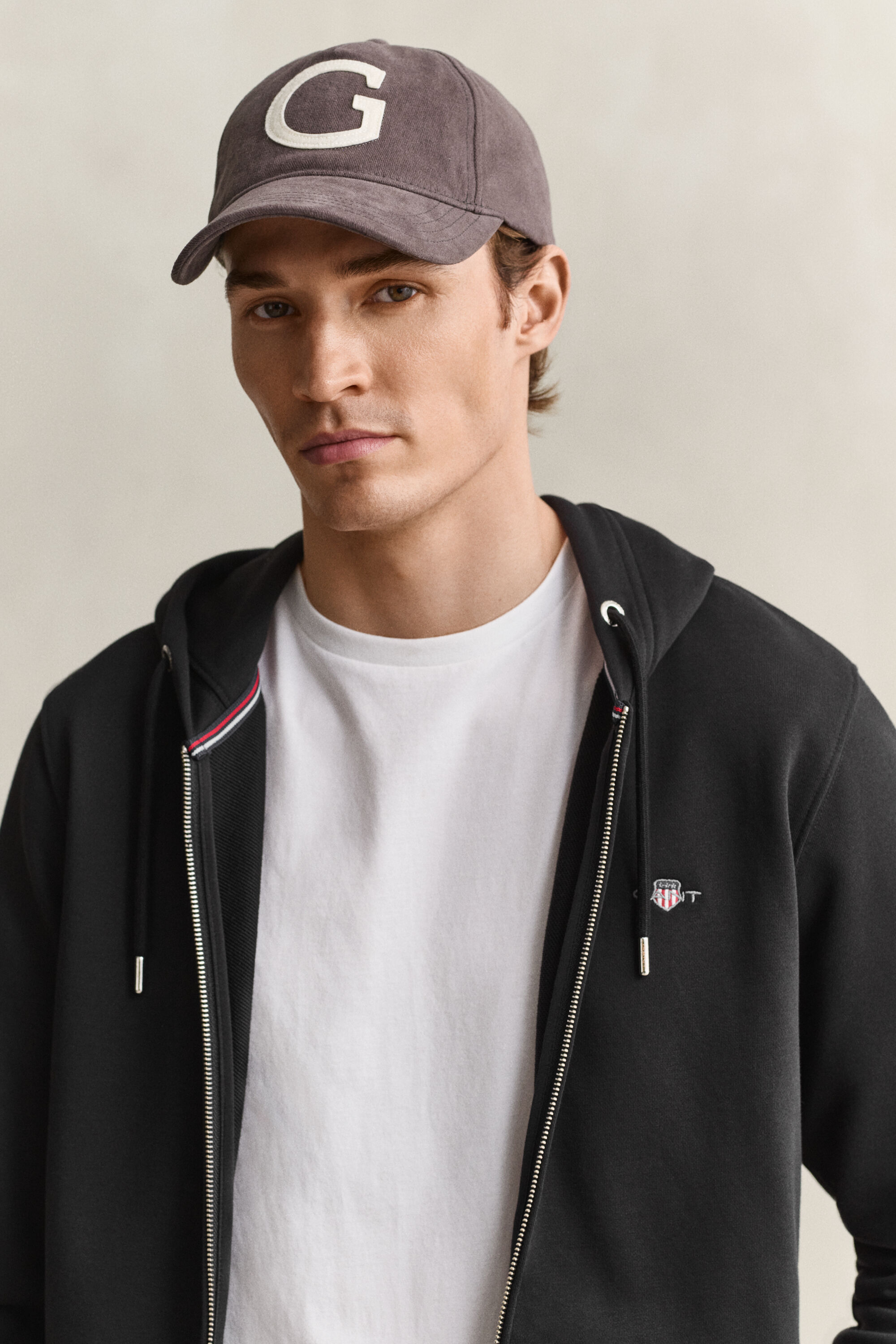 Sudadera con capucha y cremallera Shield