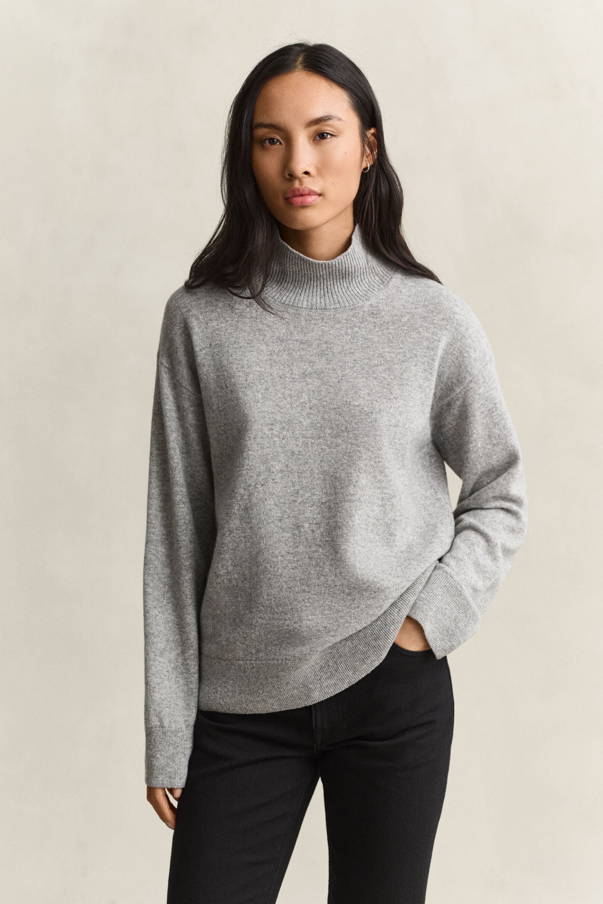 Jersey de lana de oveja superfina con cuello cerrado