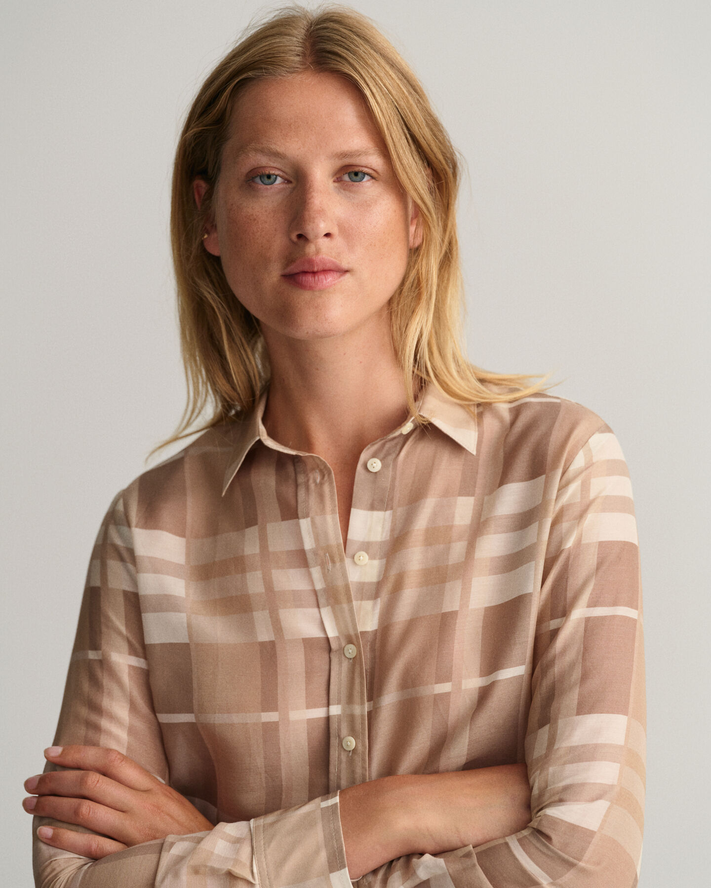 Camisa Regular Fit de seda a cuadros