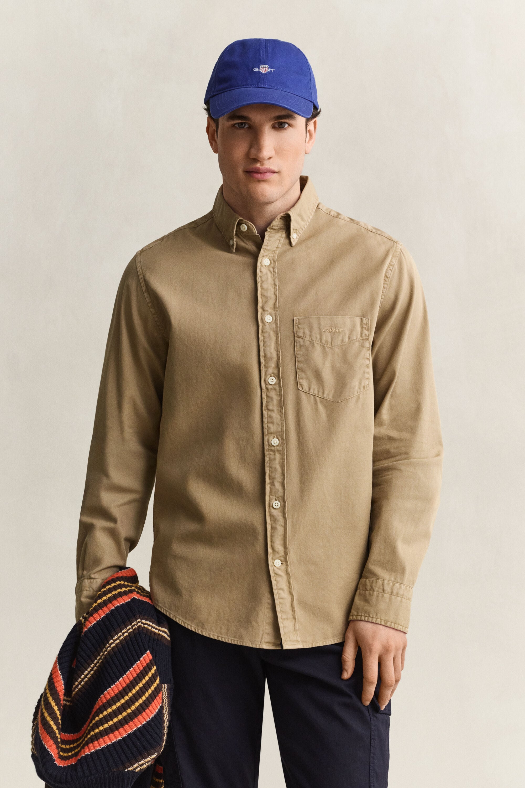 Camisa Regular Fit de sarga
