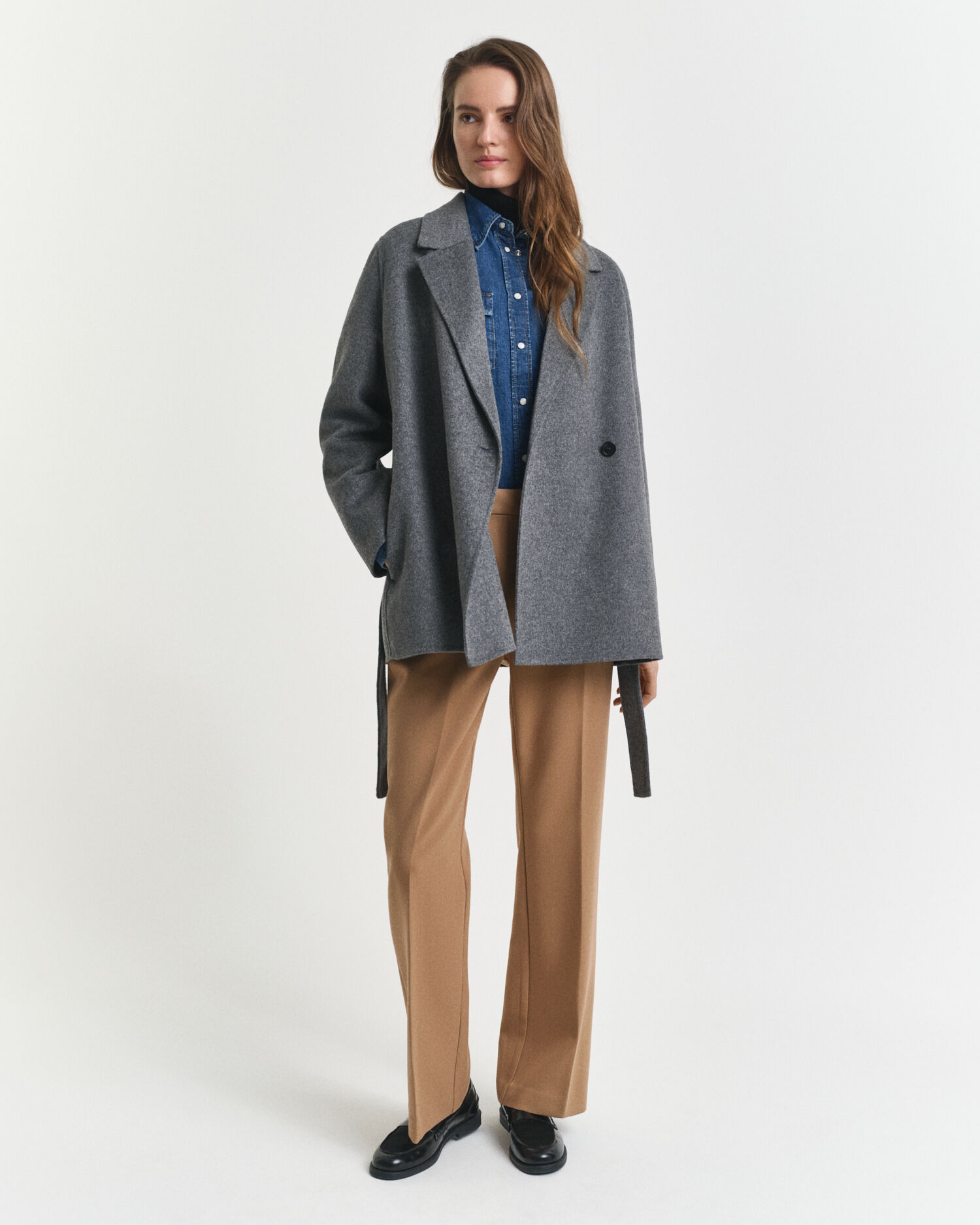 Chaqueta cosida a mano con cinturón