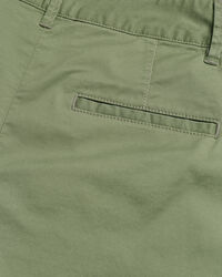 Pantalones chinos cortos