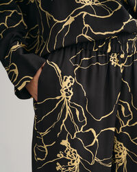 Pantalones Pull-On Line Drawing