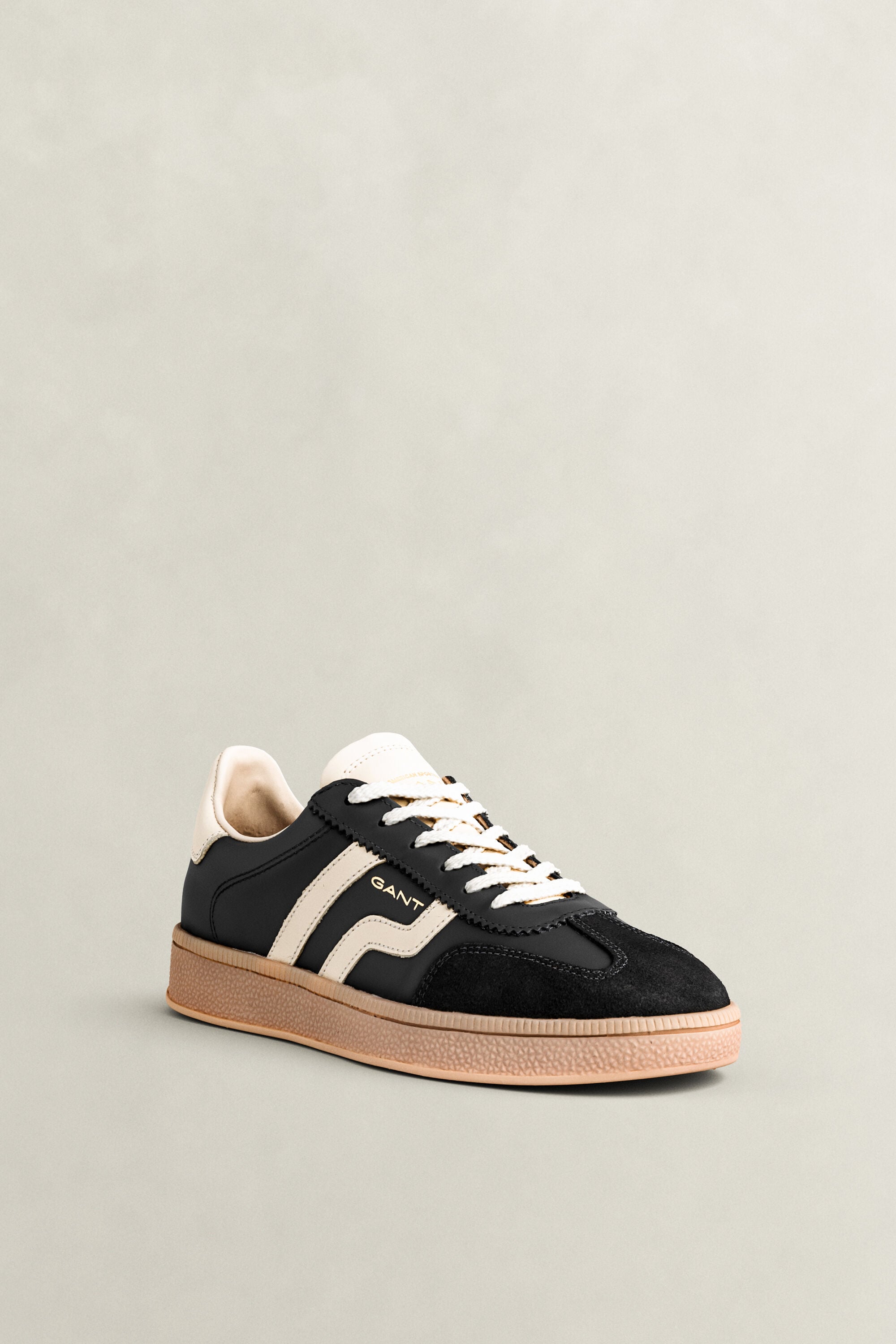Zapatillas de piel y ante Cuzima