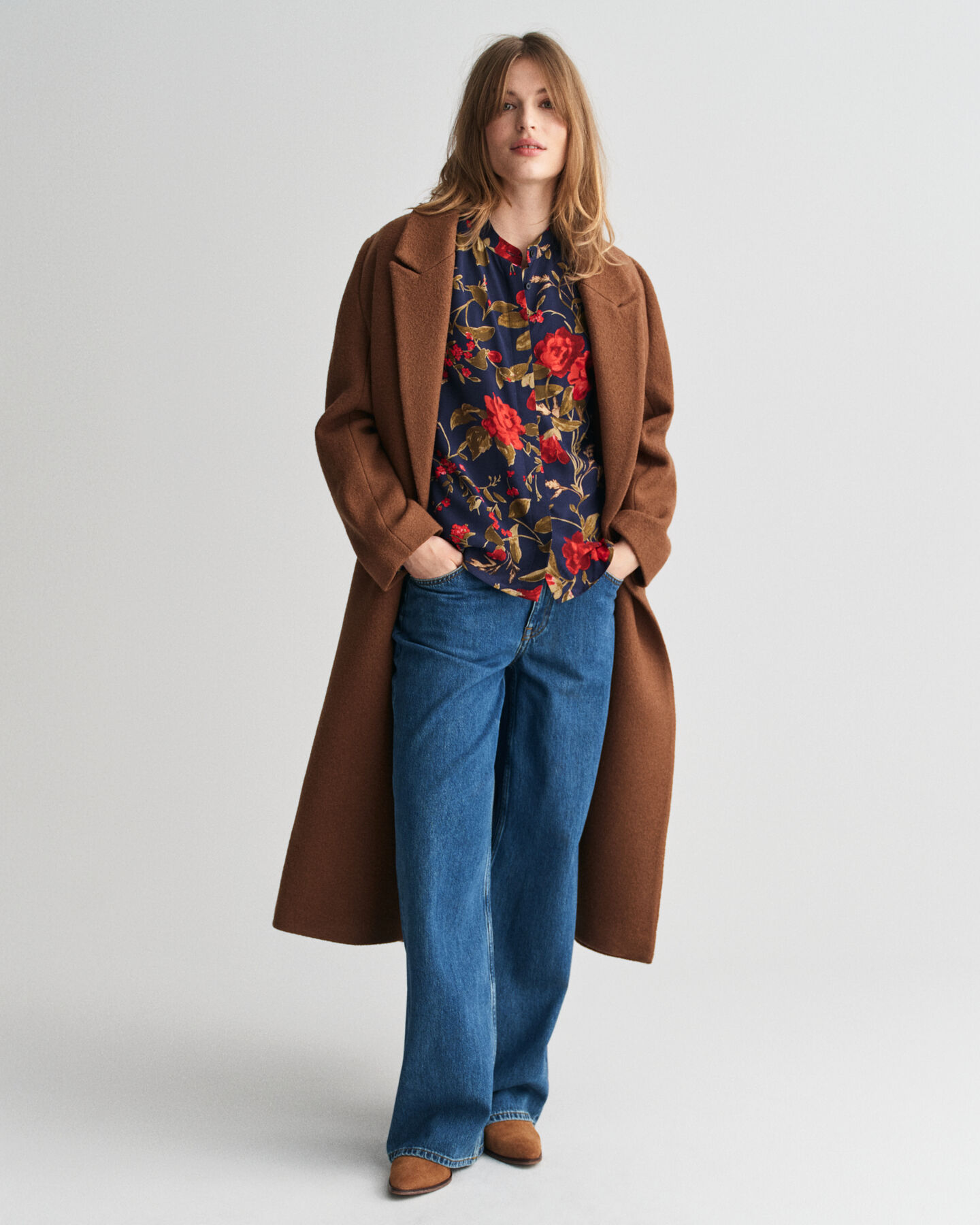 Blusa con estampado de rosas