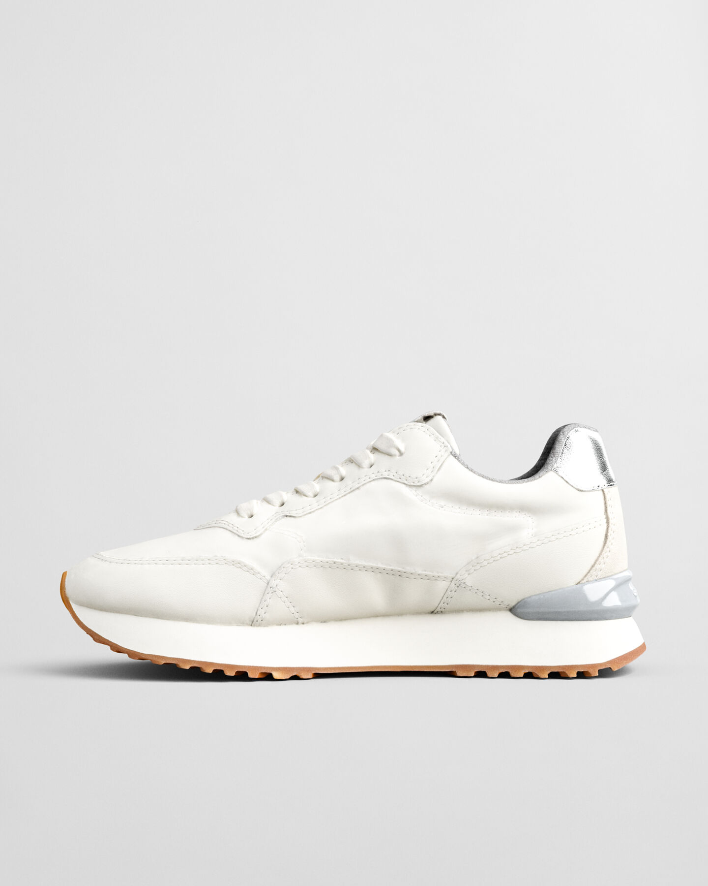 Zapatillas Bevinda de piel y nailon