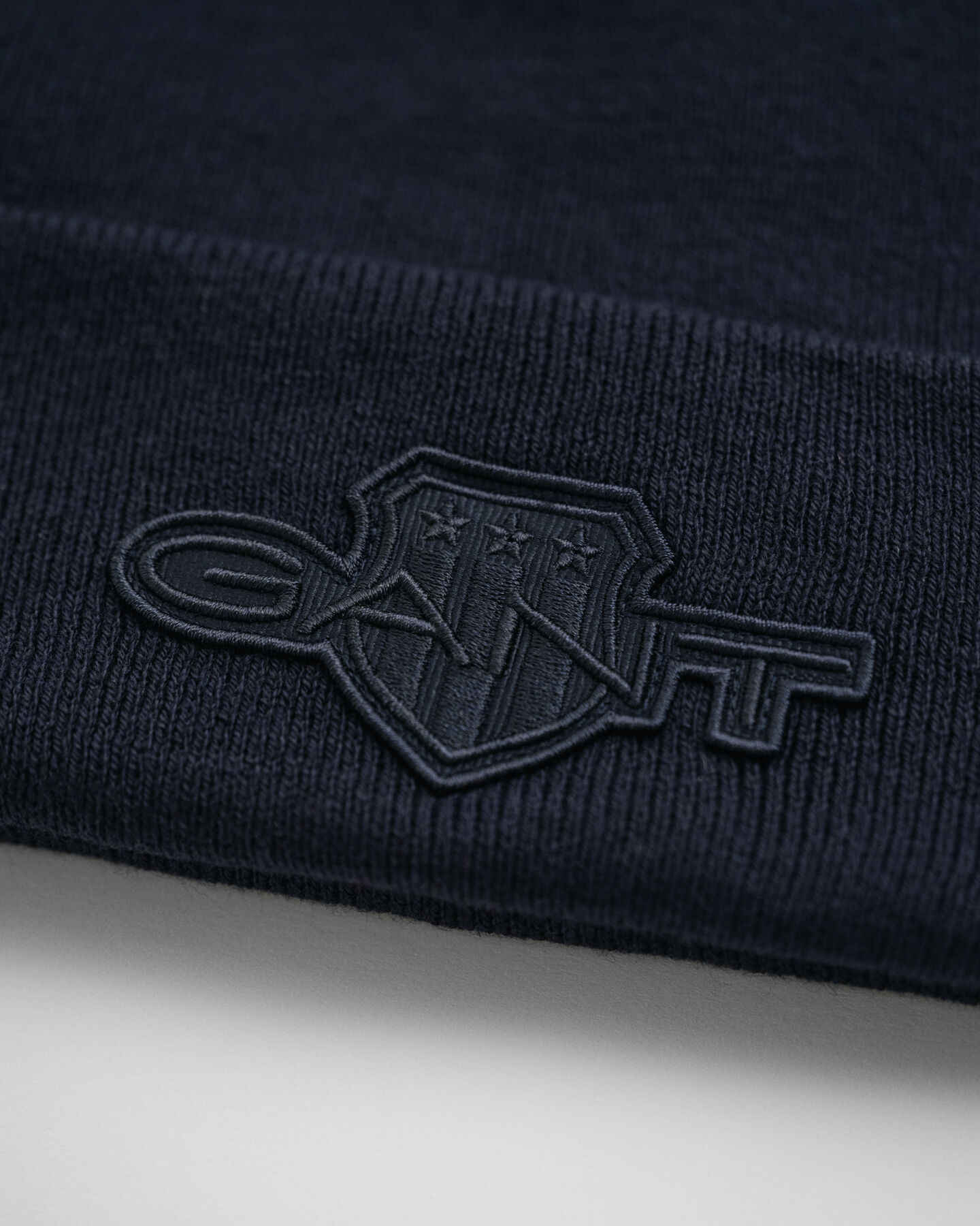 Gorro Tonal Archive Shield