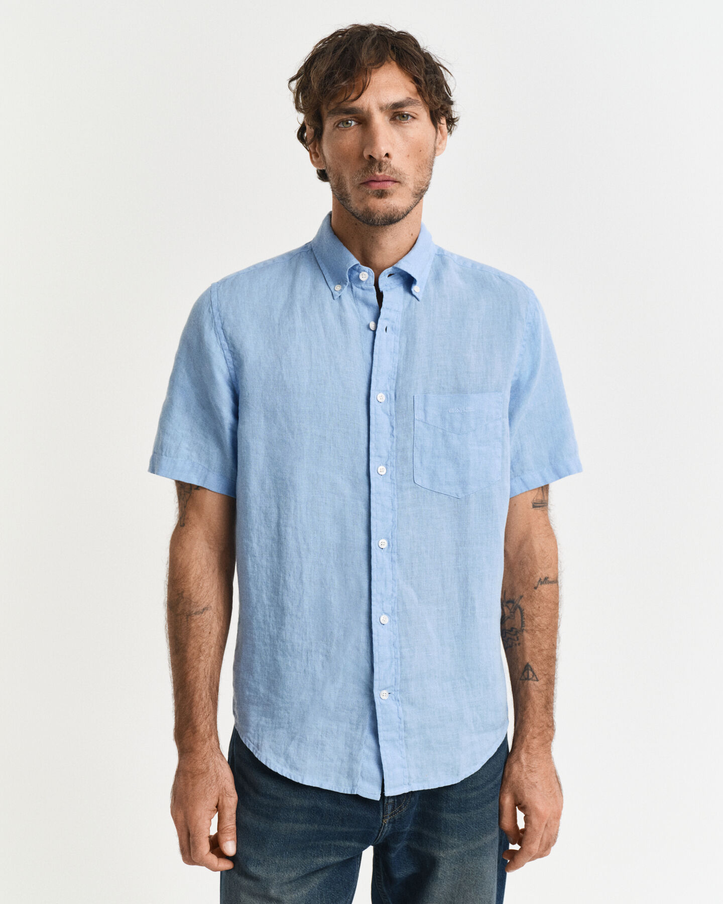 Camisa Regular Fit de manga corta y lino teñido en prenda