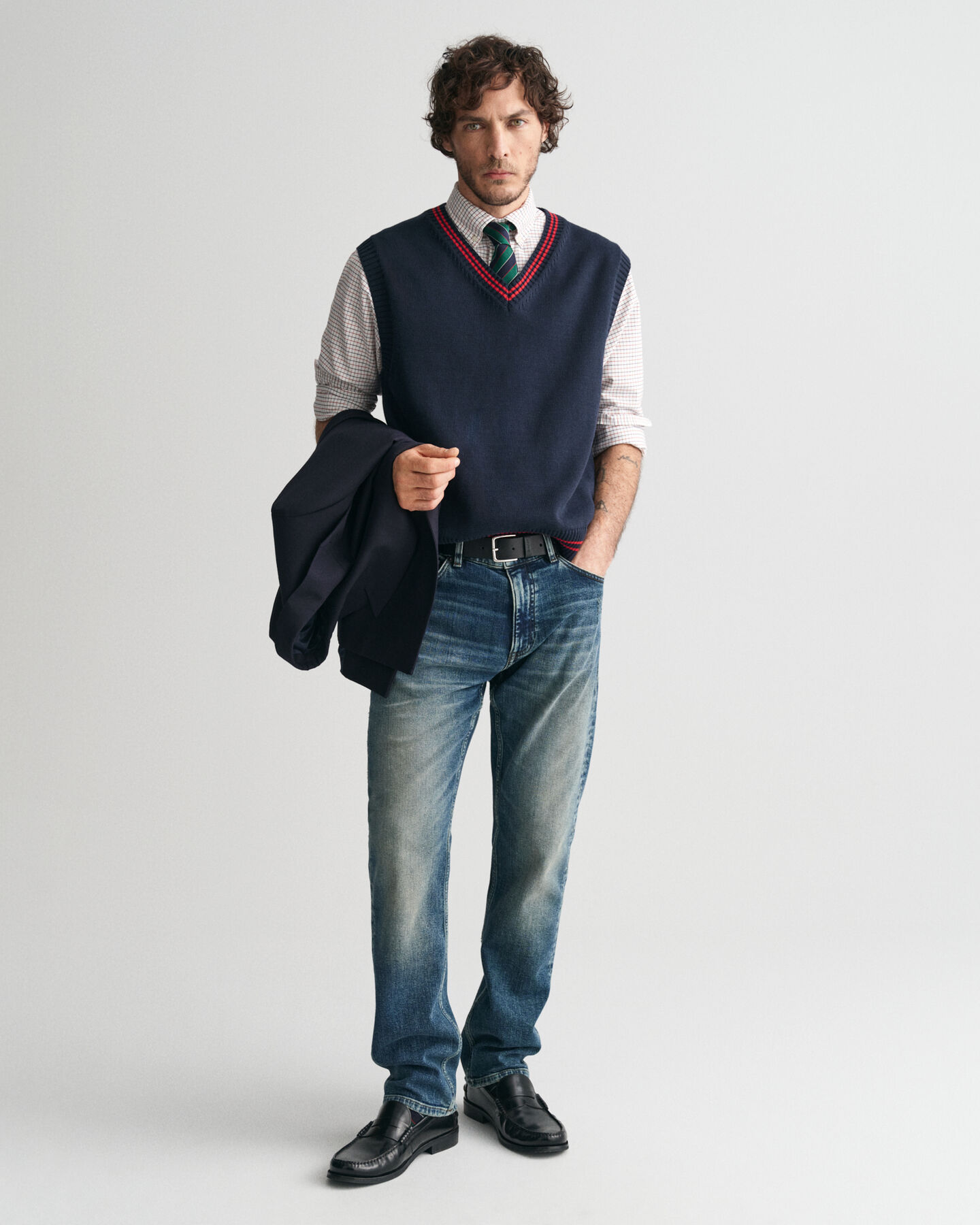 Chaleco con cuello de pico