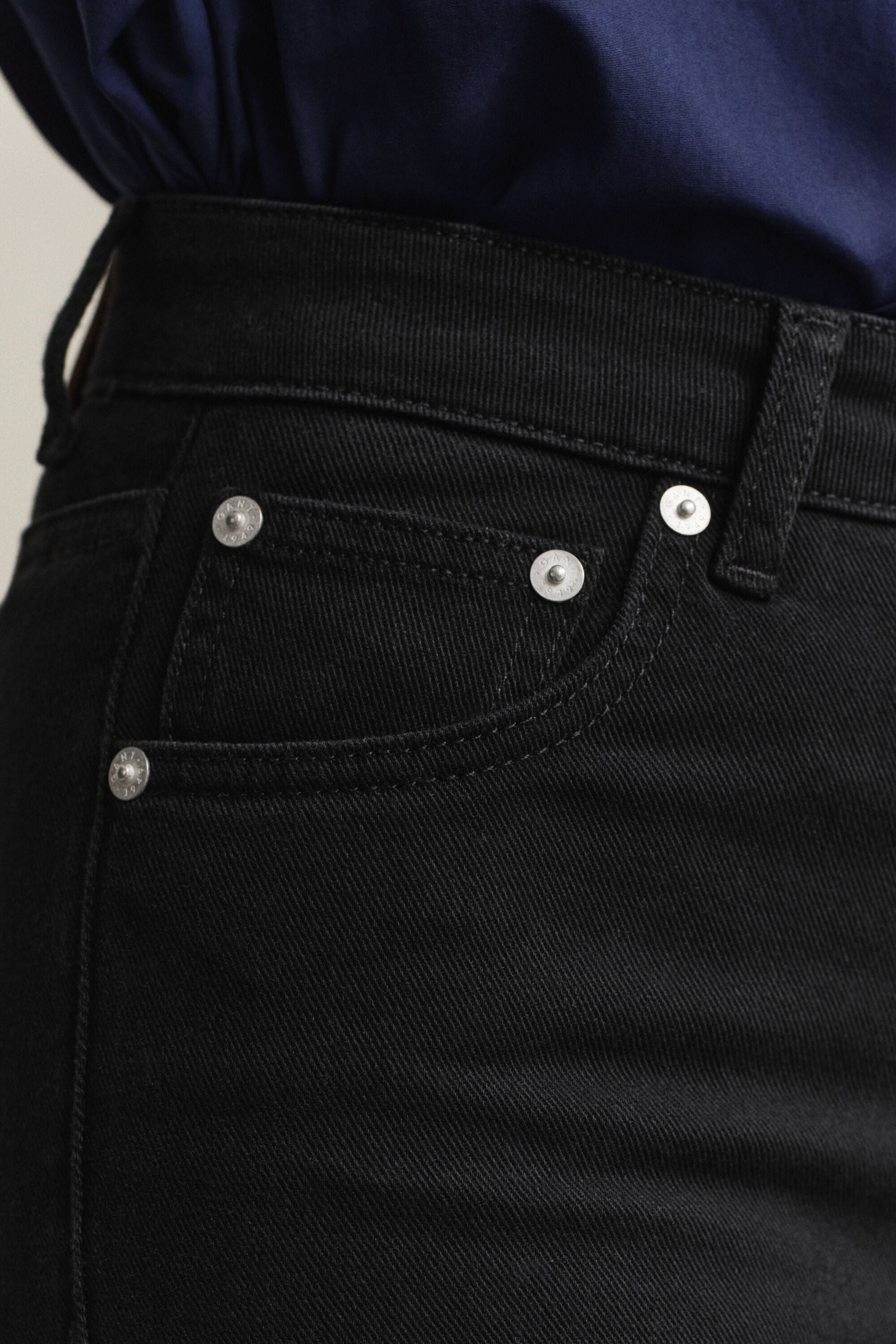 Vaqueros Slim Fit acampanados elásticos