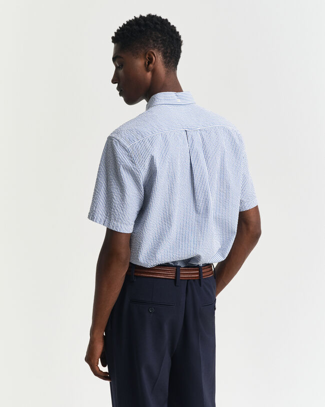 Camisa Regular Fit de manga corta en sirsaca a rayas