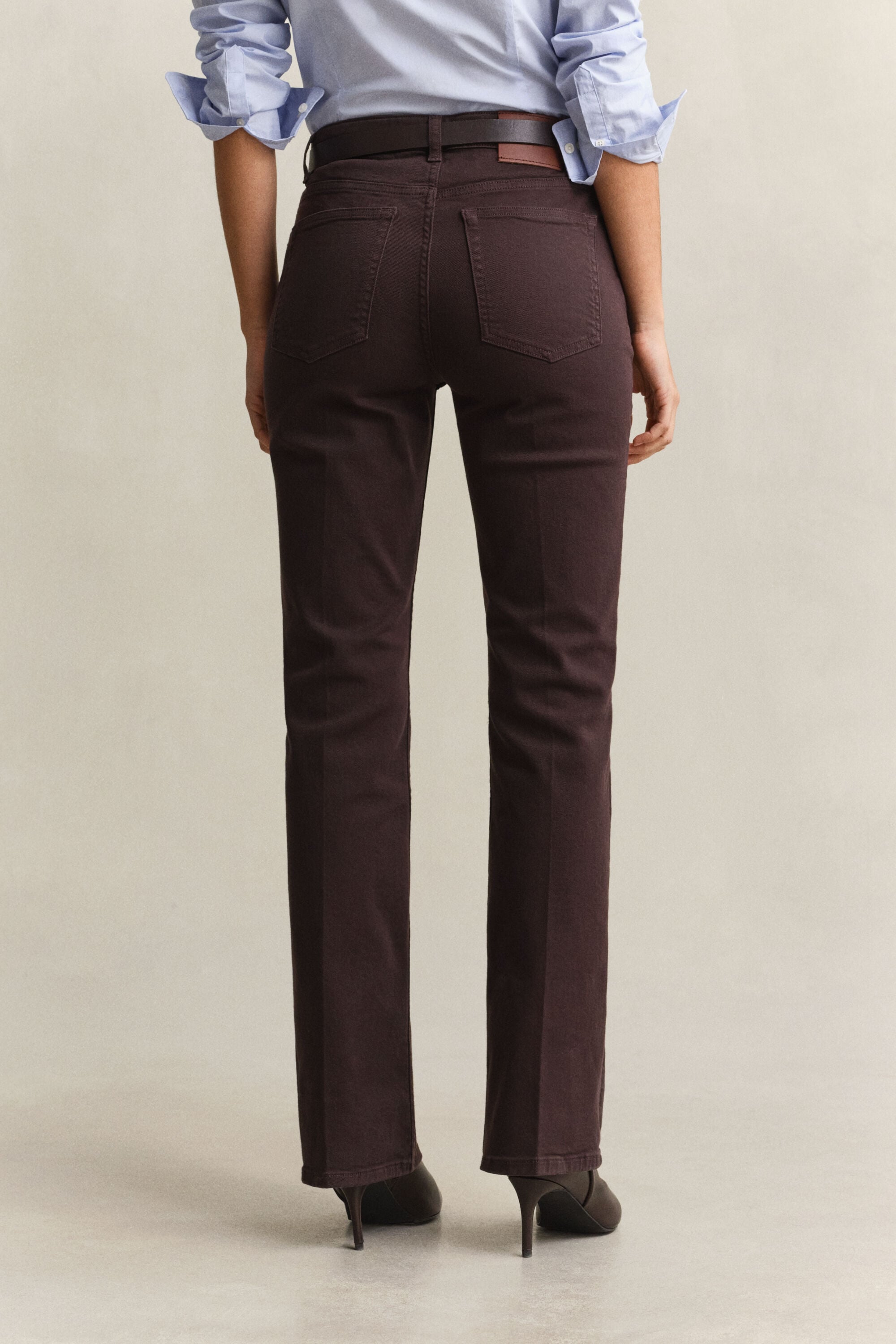 Vaqueros Slim Fit acampanados Color